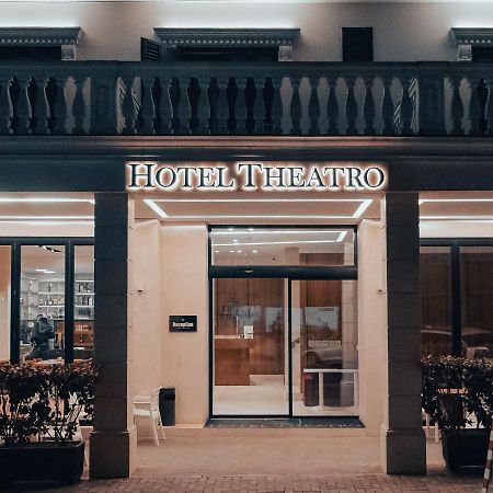 Hotel Theatro- City Center Тирана Екстер'єр фото