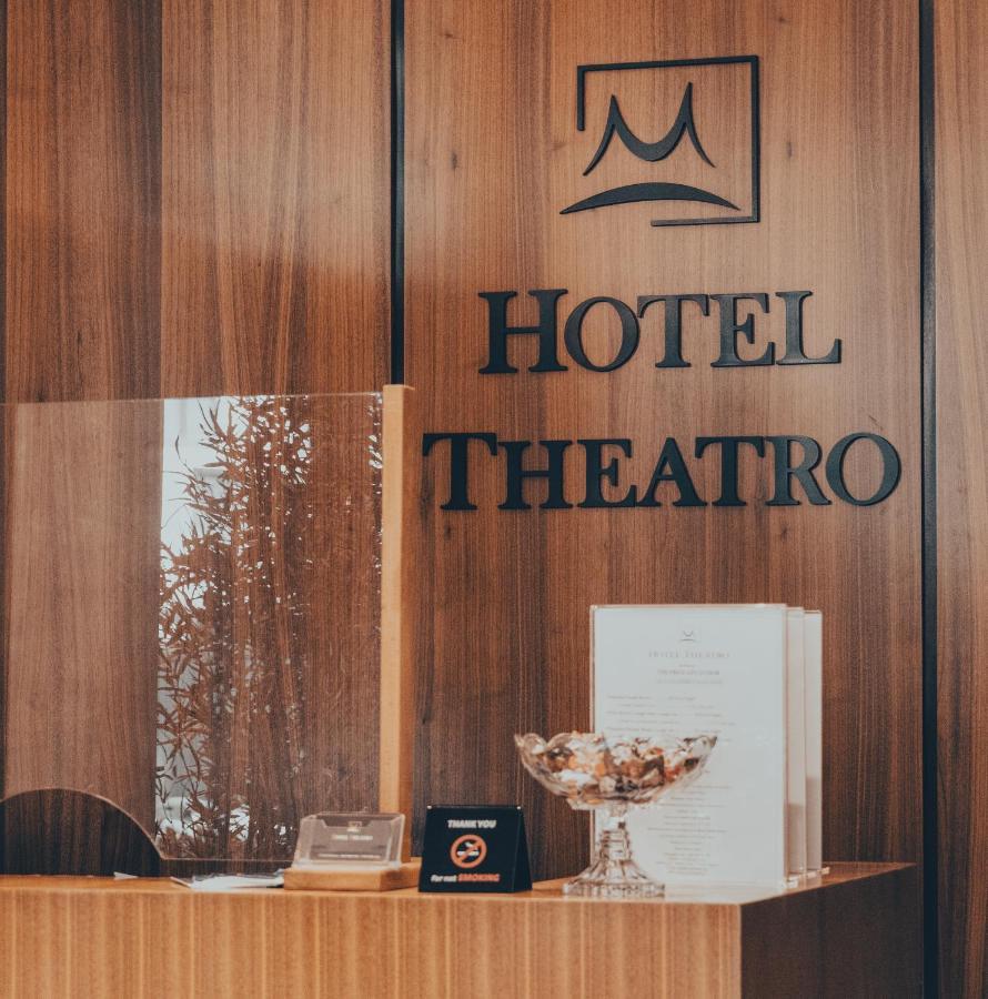 Hotel Theatro- City Center Тирана Екстер'єр фото